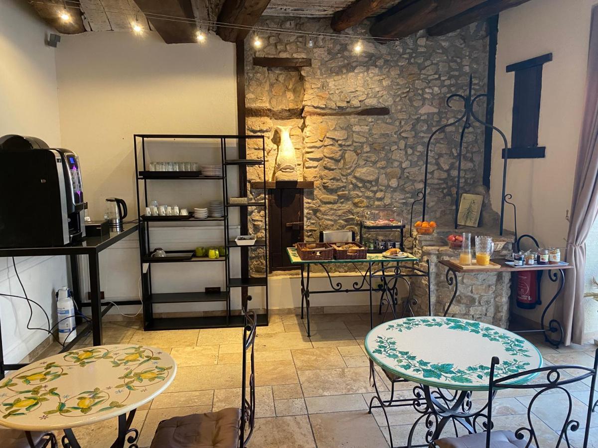 Chateaux Demeures Vallee De L'Arc Trets Exteriör bild
